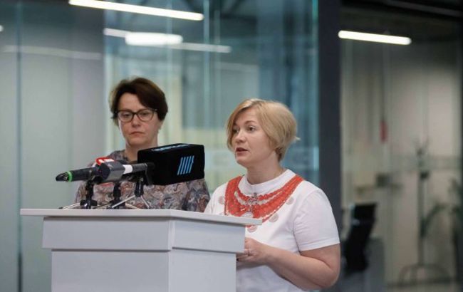 "Євросолідарність" ініціює зміни до законів про олігархів і КСУ