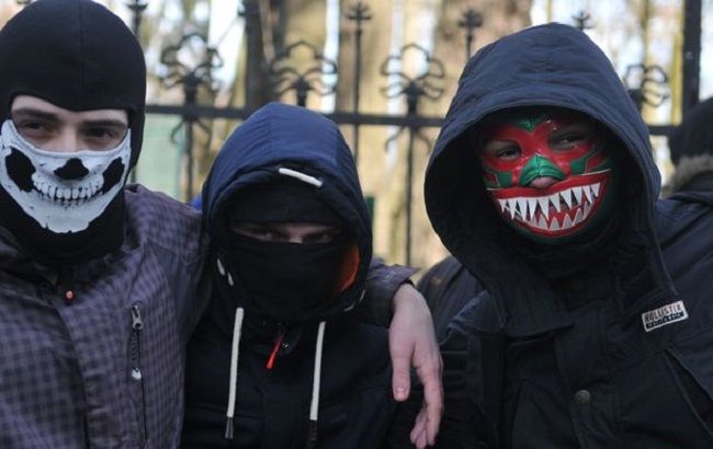 Amnesty звинувачує владу в нападі праворадикалів на ЛГБТ у Львові