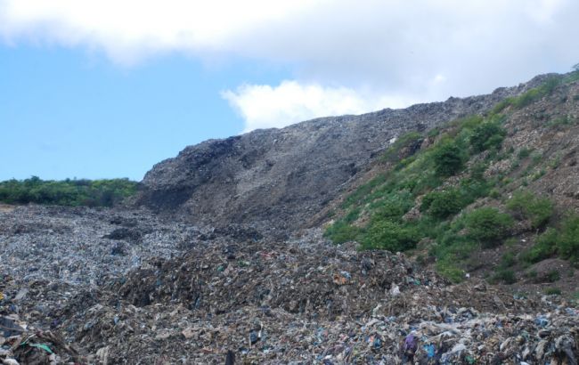 На свалке под Львовом до сих пор ищут пропавшего коммунальщика