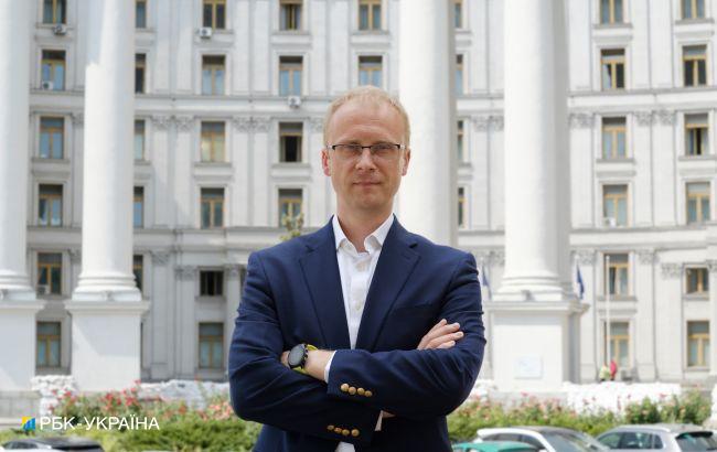 Уехали еще в марте. В МИД опровергли информацию о закрытии посольства Сербии в Украине