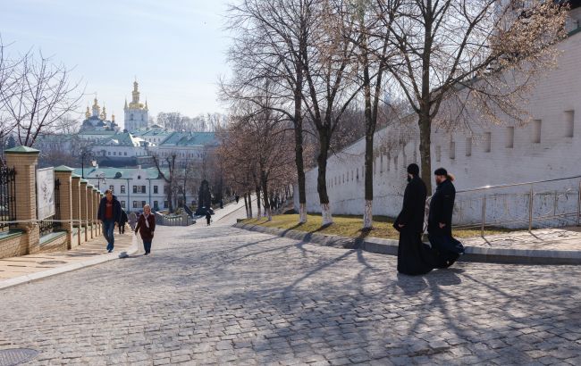 Більшість церков в Україні позбавили права на бронювання священників