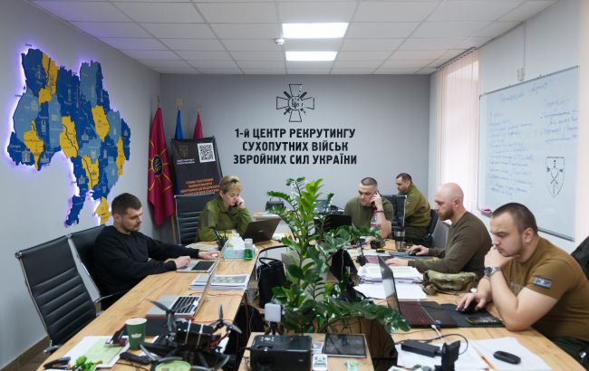 Контракт чи мобілізація. В чому різниця та як обрати свій шлях у ЗСУ: поради