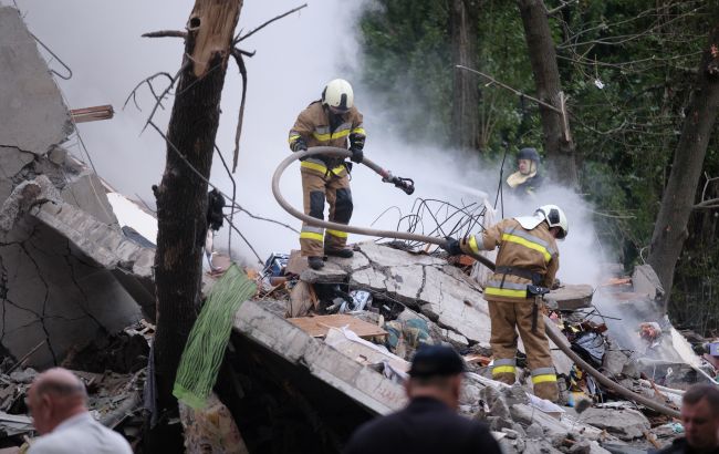 Значно більше ста: кількість постраждалих від удару РФ по Києву знову зросла