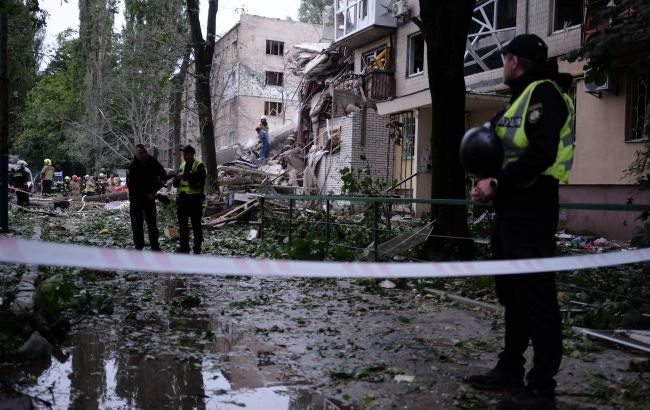 Удар по багатоповерхівці у Києві: аварійні роботи завершені на 70%, кількість жертв зросла