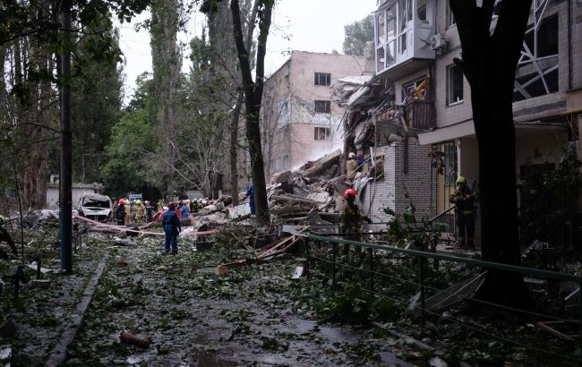 Поверхи склалися. Клименко пояснив велику кількість жертв удару по будинку в Києві