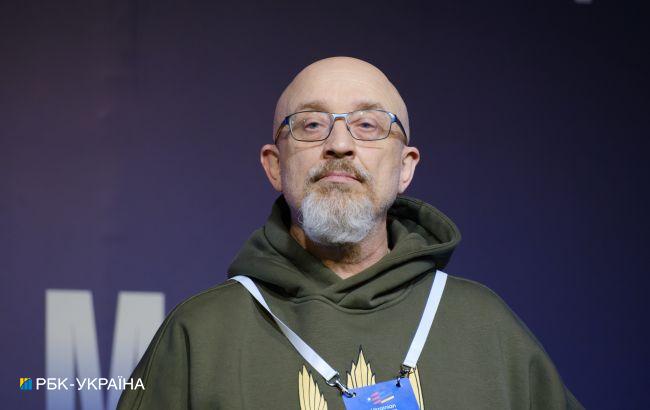 Скандал з закупівлями курток в Міноборони: Резніков запропонував парі нардепу та журналісту