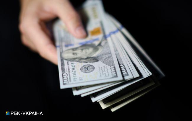 НБУ підняв курс долара вище 38 гривень до нового максимуму