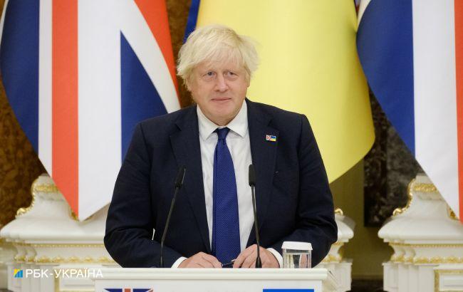 Кличко в Давосі вручив Джонсону нагороду "Почесний громадянин міста Києва"