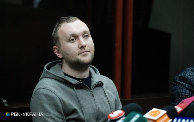 Привезли до суду в кайданках. Хто такий Роман Гринкевич і в чому його звинувачують