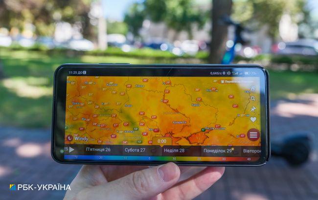 Значно тепліше за норму: Укргідрометцентр дав прогноз на останній місяць літа