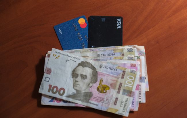 Уряд змінив порядок виплати пенсій та грошової допомоги українцям