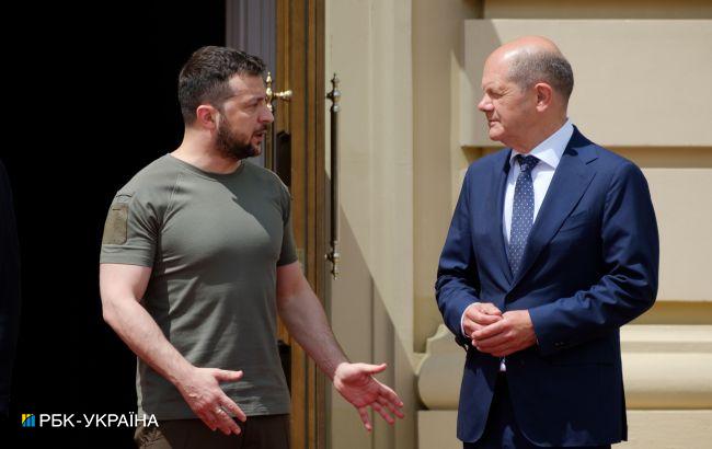 Зеленський обговорив з Шольцем повітряний щит над Україною