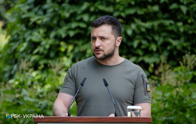 Зеленский впервые поговорил с новым премьером Британии: подробности