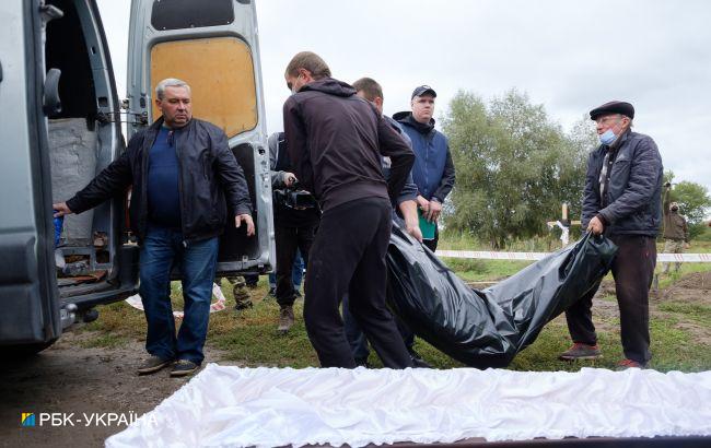 В Изюме эксгумировали уже более 140 тел вероятных жертв оккупантов