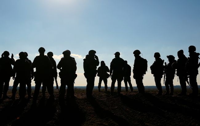 Скільки українців готові боротися з РФ навіть без підтримки США: дані КМІС