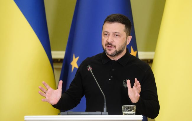 Росія перекинула сили на новий напрямок, але і там зазнала сильних втрат, - Зеленський