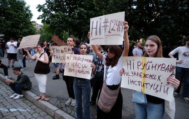 Росія почала інформаційну спецоперацію проти України на хвилі протестів, - СЗРУ