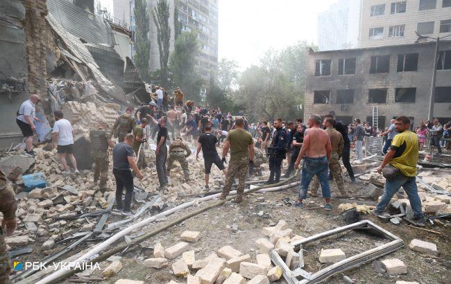 Біля "Охматдиту" затримали чоловіка, - джерела