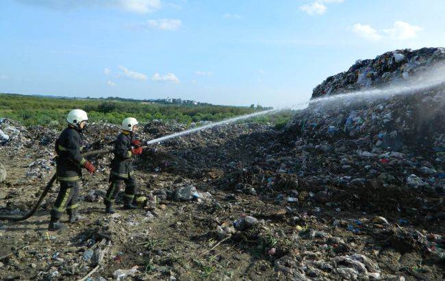В Закарпатской области произошел пожар на свалке