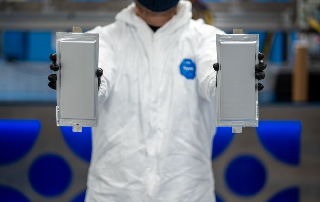 В твердом теле электрический дух: Mercedes переведет свои электрокары на твердотельные батареи