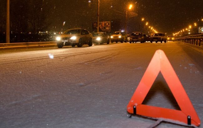 В Киеве маршрутка сбила двух пешеходов