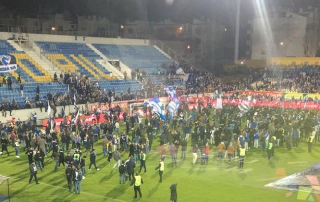 Матч с участием "Порту" был прерван из-за риска обрушения трибуны