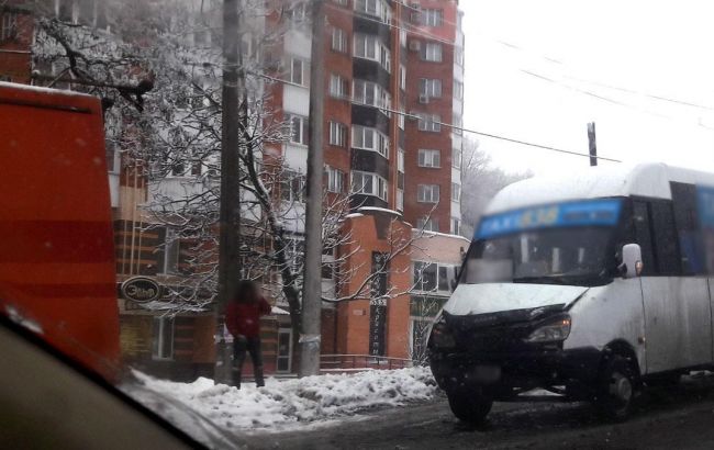 В Полтаве маршрутка протаранила троллейбус, есть пострадавшие