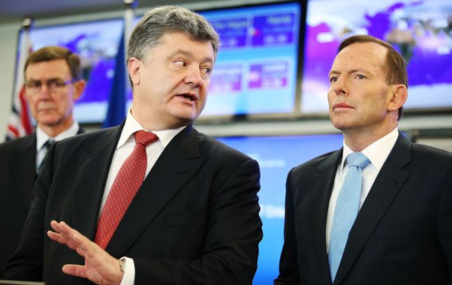 Порошенко обсудил с премьером Австралии создание трибунала по MH17