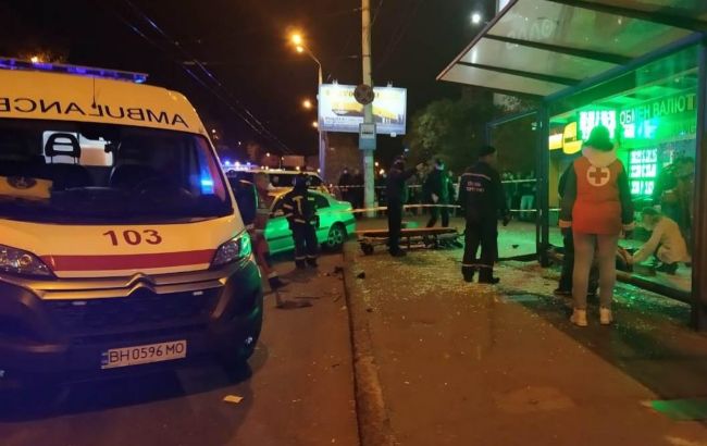 Полиция назвала причину въезда автомобиля в остановку в Одессе