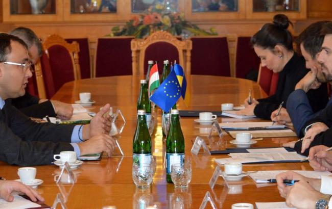 Україна узгодила з Угорщиною шляхи врегулювання "мовного питання"