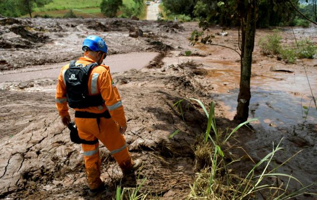 В Бразилии восстанавливают поисковые работы на месте прорыва дамбы