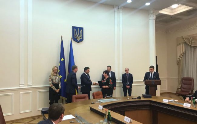 Кабмин передал земли сельхозназначения первым семи ОТО