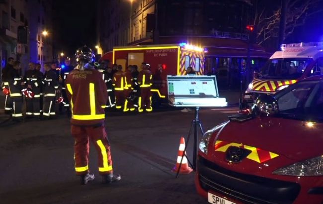 Число жертв пожара в жилом доме Парижа выросло