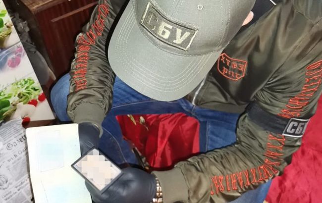 В Днепре подделывали документы для боевиков. Среди клиентов - фигуранты санкций