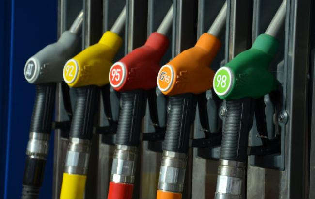 Цены на бензин на АЗС в Киеве 24 октября почти не изменились