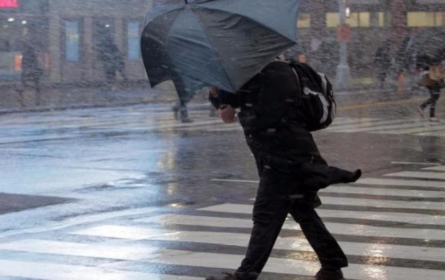 По Києву та області оголошено штормове попередження