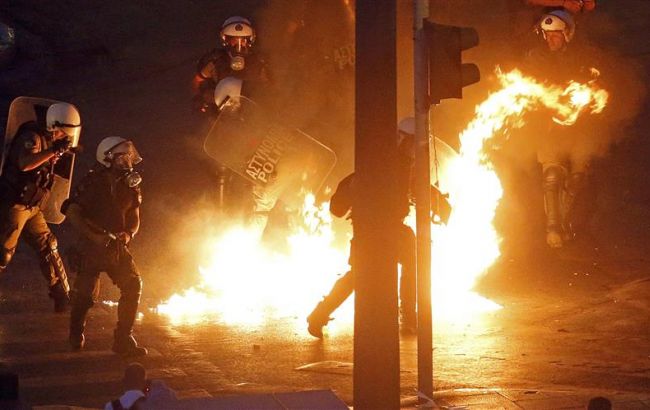 В Греции начались столкновения протестующих с полицией