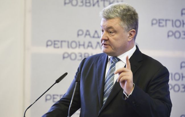 Порошенко оголосив підвищення виплат військовим на передовій