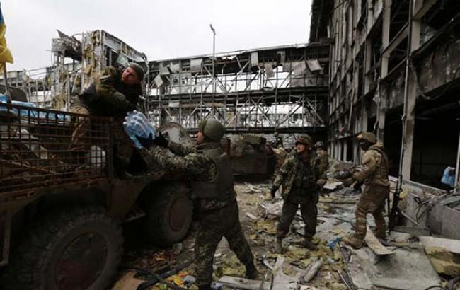 Силы АТО контролируют оба терминала донецкого аэропорта, - СНБО