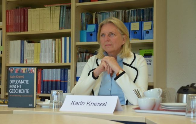 Экс-глава МИД Австрии ушла из "Роснефти". Она танцевала с Путиным на свадьбе