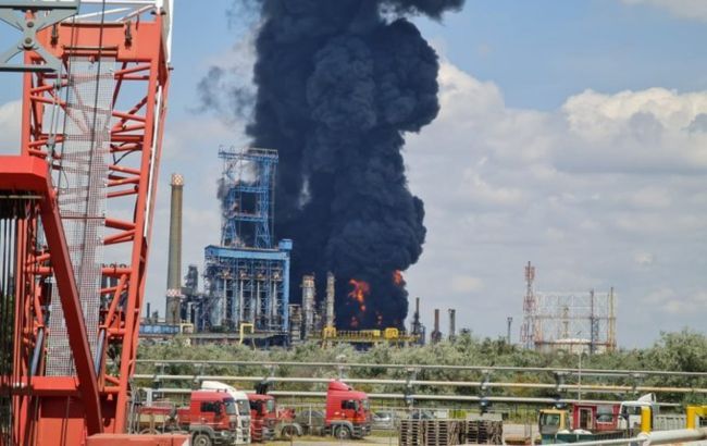 Момент взрыва на румынском НПЗ попал на видео
