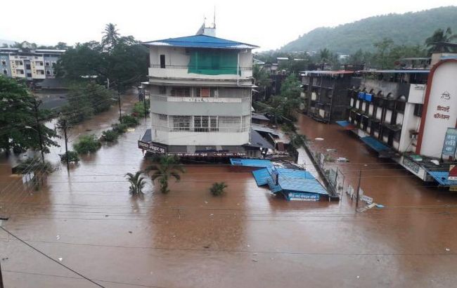 Индию накрыли наводнения и оползни: 159 человек погибли