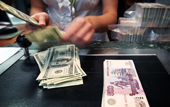 США связывают падение курса рубля с неверной внешней политикой России