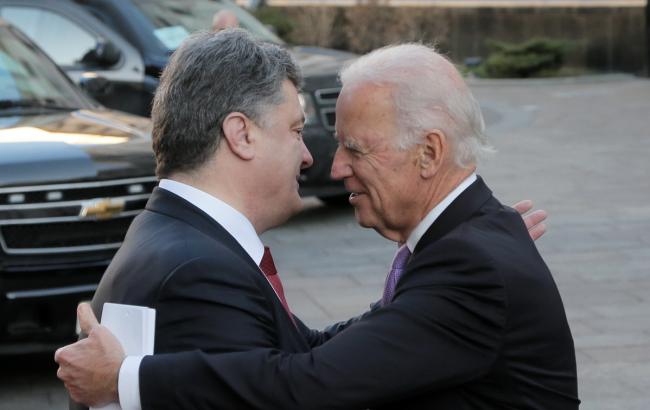 В Администрации президента уточнили время совместного заявления Байдена и Порошенко