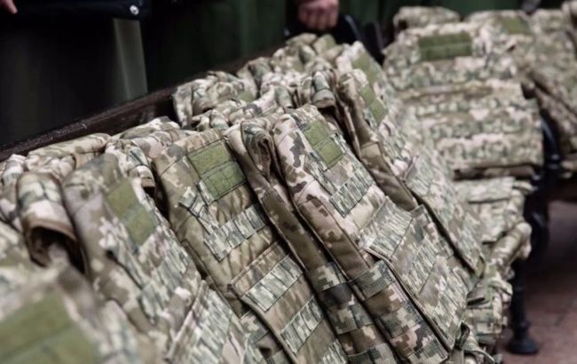 "Метинвест" передала бойцам Нацгвардии очередную партию бронежилетов