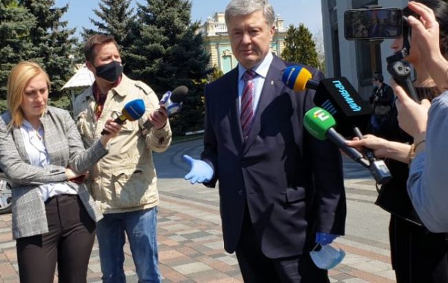 Порошенко: "Слуга народу" гальмує ухвалення закону про страхування лікарів
