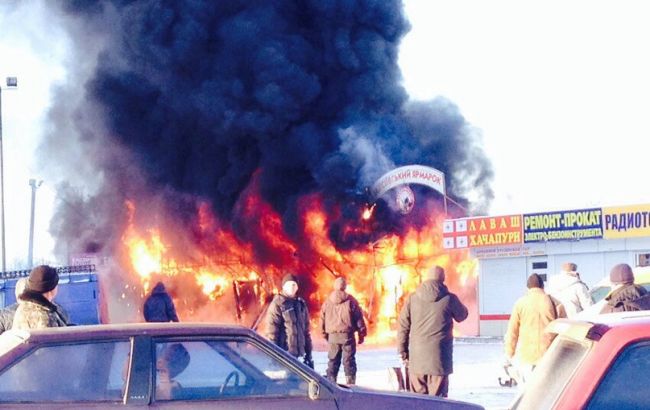 В Харькове произошел пожар на рынке