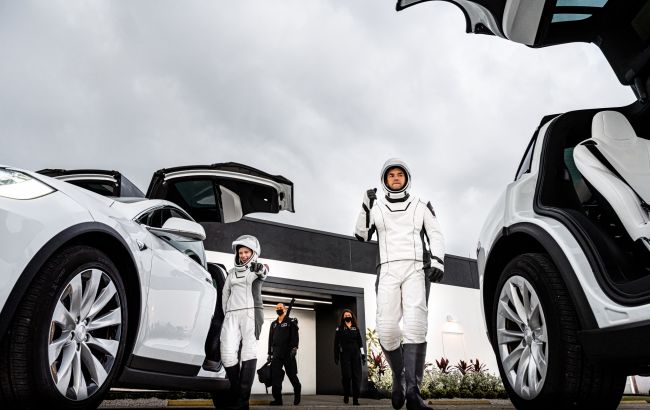 Полетят выше МКС. SpaceX ночью запустит первую гражданскую миссию: где смотреть