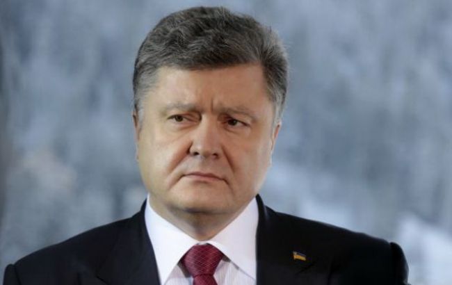 В рядах ВСУ служат и работают около 54 тыс. женщин, - Порошенко