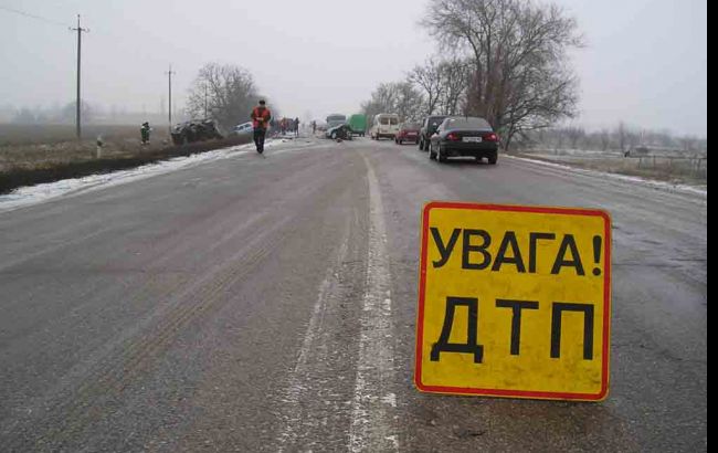 В Полтавській області зіткнулись мікроавтобус та легковий автомобіль, є загиблі